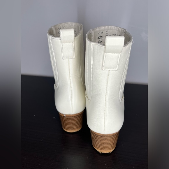 Ardene Ankle Cowboy Booties - Picture 5 of 10